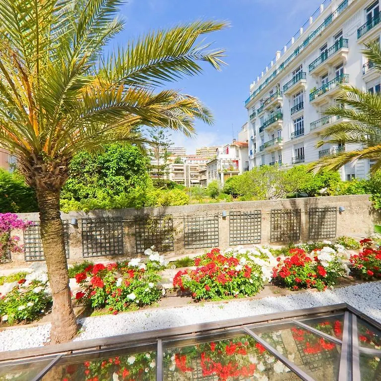 Nice Fleurs Apart'Hotel 0*,